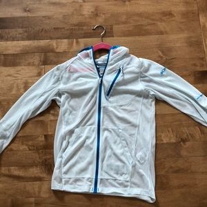 Insect blocker mesh sweatshirt.